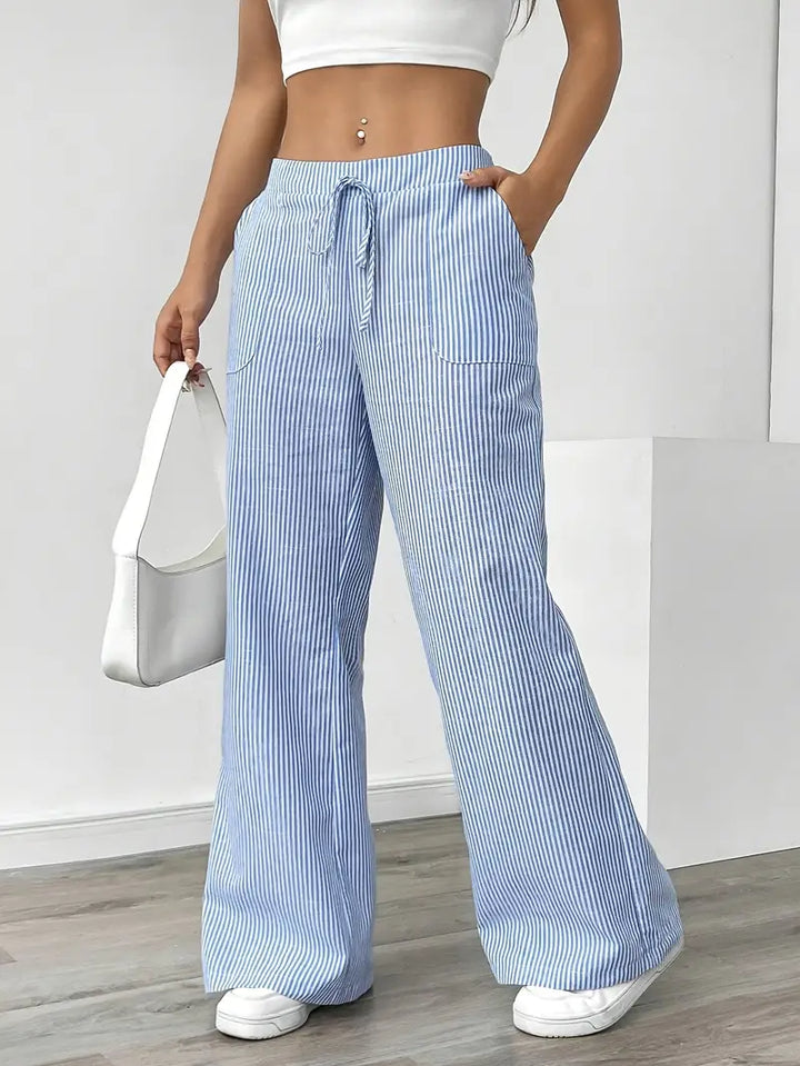 KARINA | STYLISCHE STREIFENHOSE