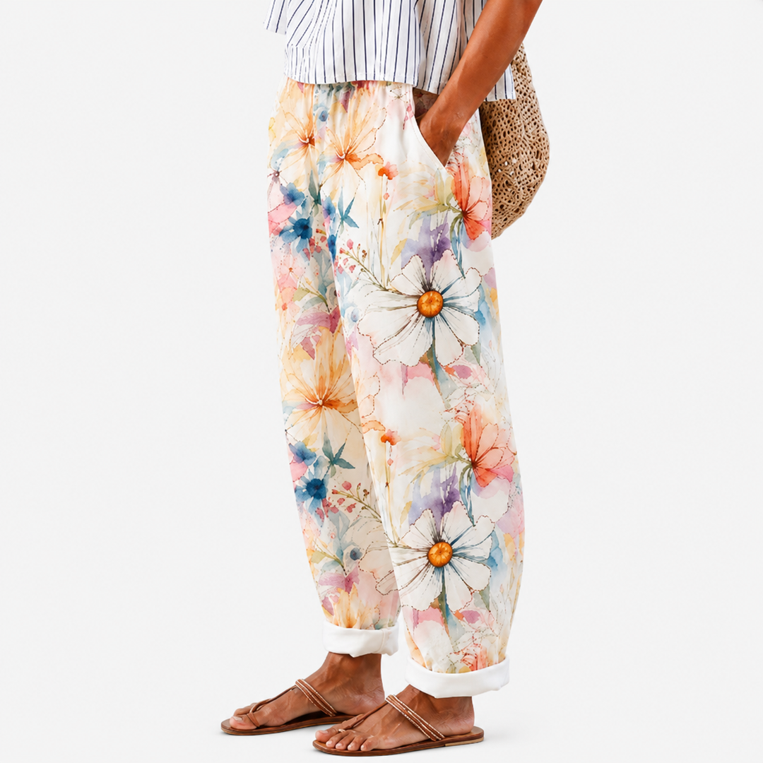 Cornelia | Geblümte Sommerhose in Pastellfarben