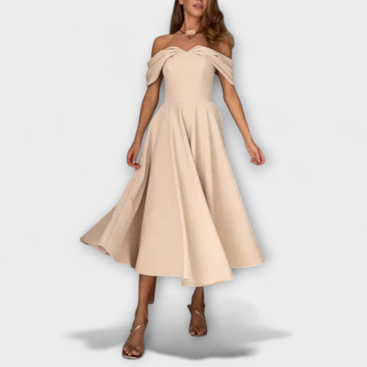 Romy | Schickes Maxikleid mit schulterfreiem Design und Drapierung