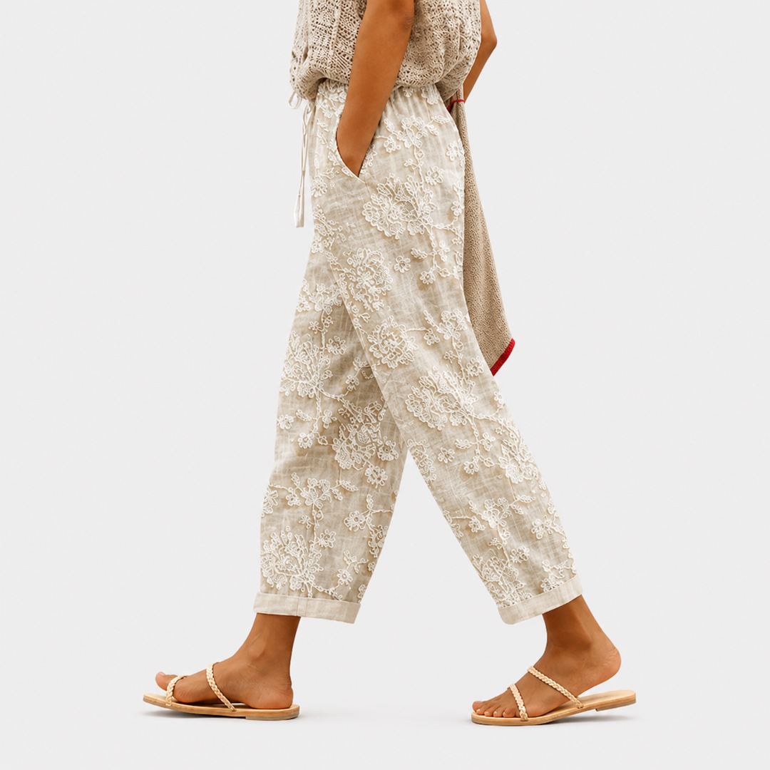 Adelheid | Geblümte Sommerhose in sanftem Beige
