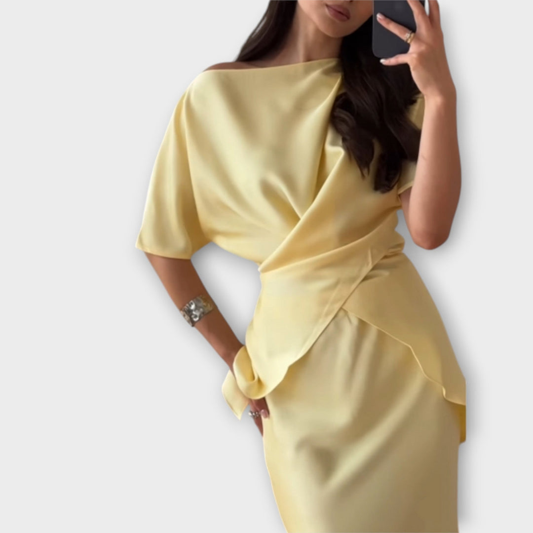 Finja | Off-Shoulder Top mit Knotenfront und Rockensemble