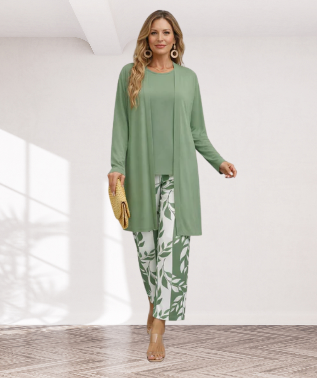 Bärbel – dreiteiliges Damen-Set in Salbeigrün: Oberteil, weite Hose und langer Cardigan