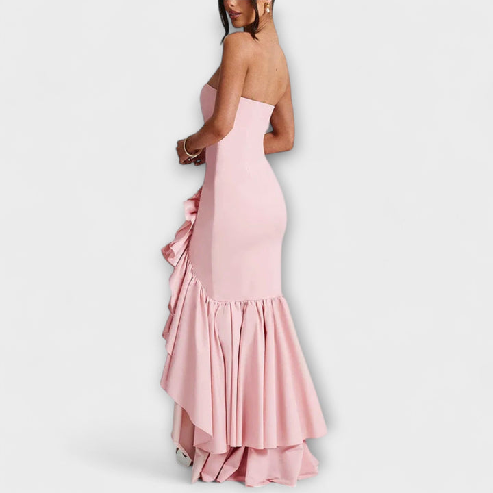Zuri | Maxikleid mit schulterfreiem Design und asymmetrischem Saum