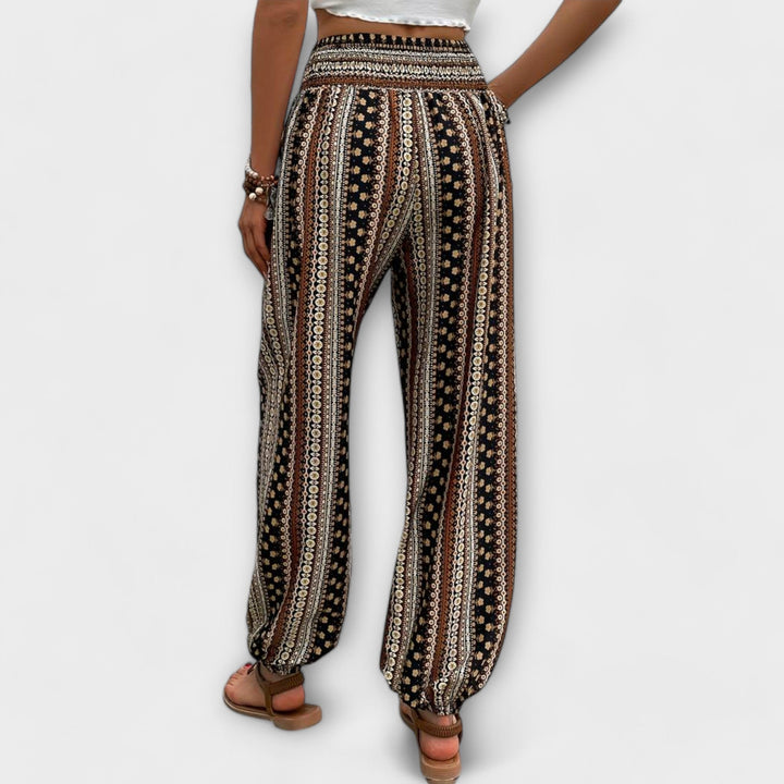 Scarlett | Hose mit ethnischem Grafikdesign