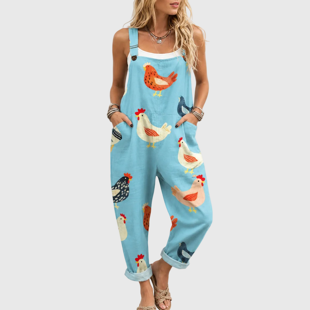 Hellblaue Latzhose mit bunten Hühnern für Damen