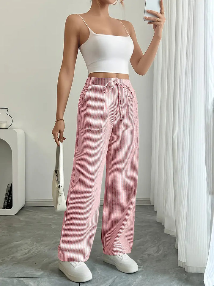 KARINA | STYLISCHE STREIFENHOSE