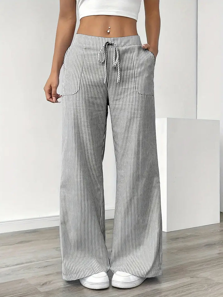 KARINA | STYLISCHE STREIFENHOSE