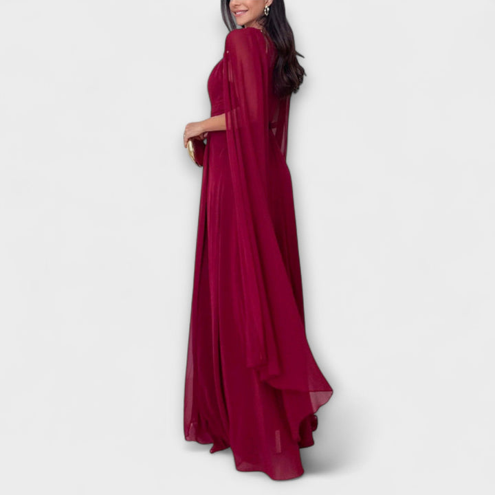 Mabel | Elegante Maxikleider mit Cape und hohem Schlitz
