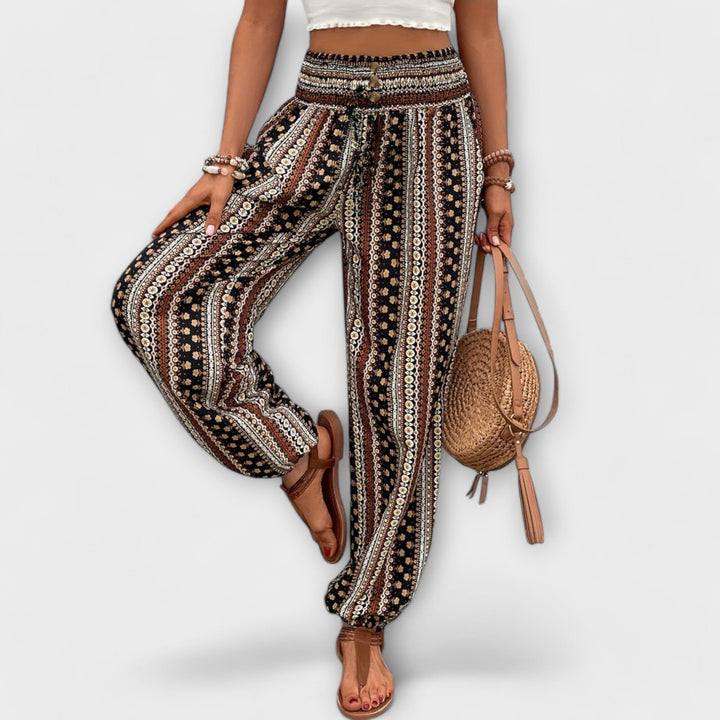 Scarlett | Hose mit ethnischem Grafikdesign