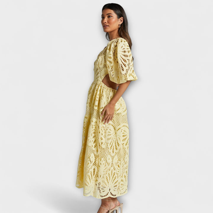 Grace | Elegante Kleider mit zarten Details