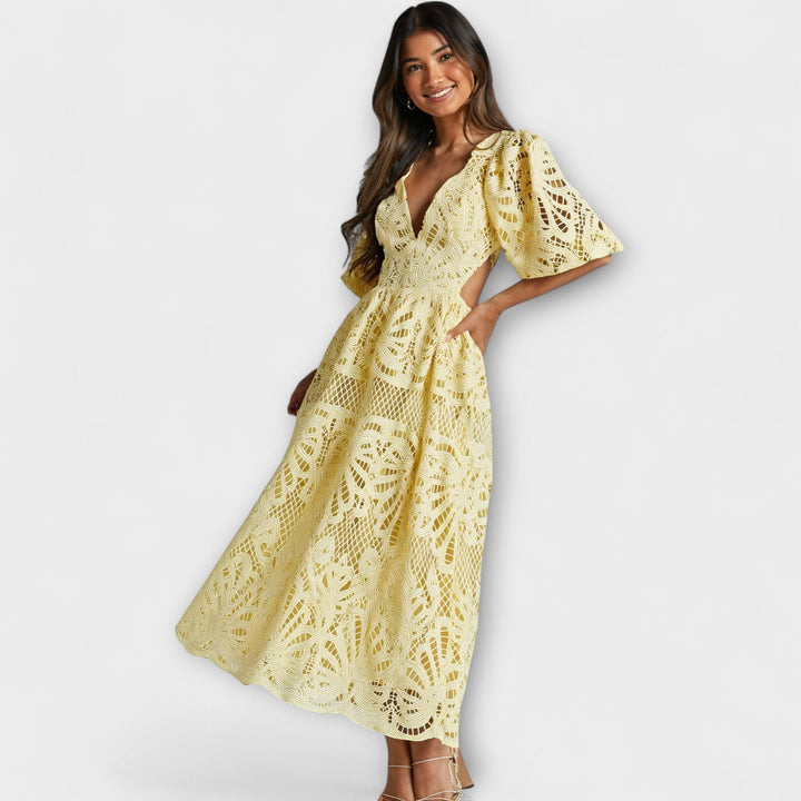 Grace | Elegante Kleider mit zarten Details