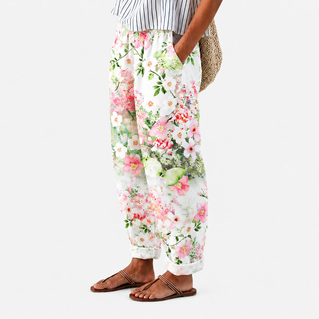 Silvia | Bunte Sommerhose mit Blüten für Damen
