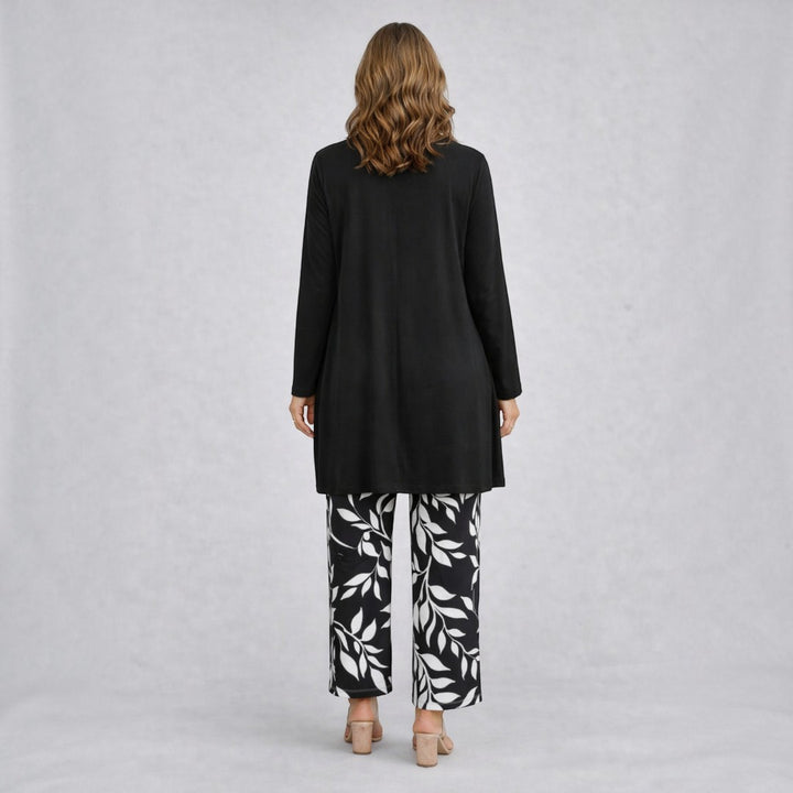 Josefine – weite Hose des dreiteiligen Sets in Grau und Schwarz