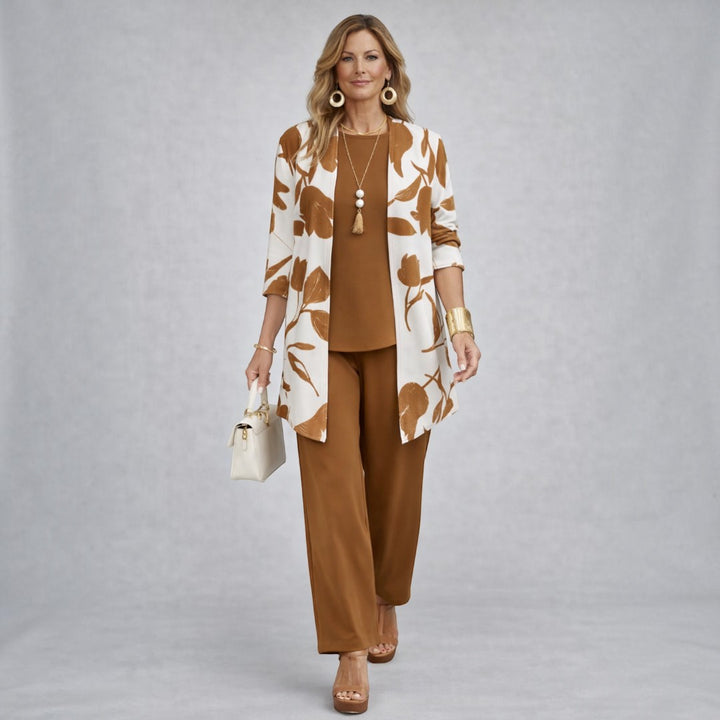 Dörte – Set in Camel, langer Cardigan offen über dem Oberteil