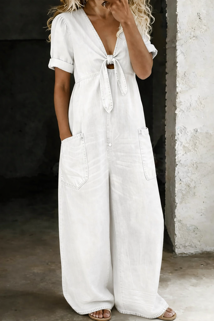 Agnes - Kurzärmliger Jumpsuit mit V-Ausschnitt
