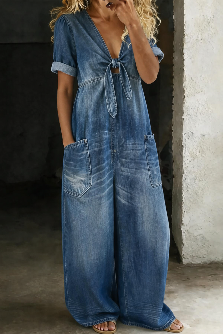 Agnes - Kurzärmliger Jumpsuit mit V-Ausschnitt