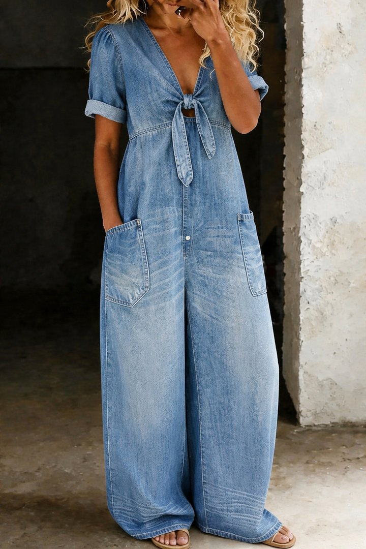 Agnes - Kurzärmliger Jumpsuit mit V-Ausschnitt