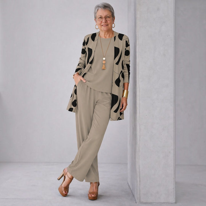 Wilhelmine – Set in Beige und Braun, langer Cardigan offen über dem Oberteil