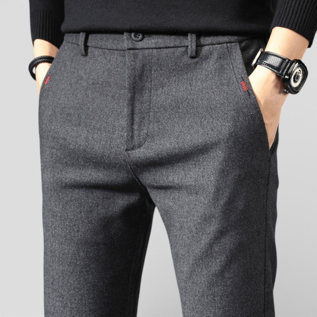 Ignaz™ | Schlanke Tapered-Hose mit glatter Oberfläche