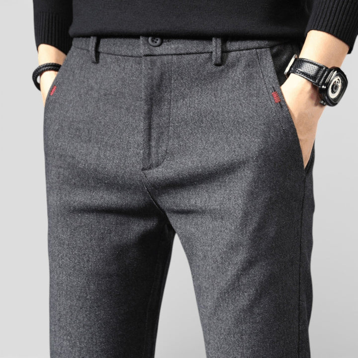 Ignaz™ | Schlanke Tapered-Hose mit glatter Oberfläche