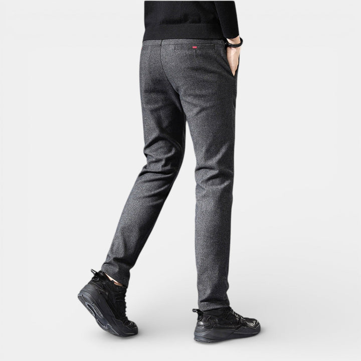 Ignaz™ | Schlanke Tapered-Hose mit glatter Oberfläche