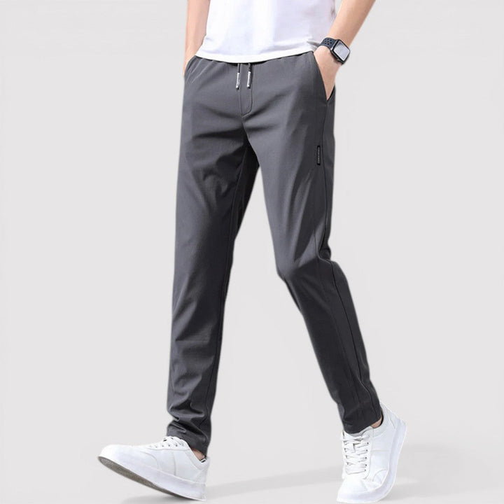 Dietrich™ | Glatte Tapered-Hose mit Stretch-Effekt