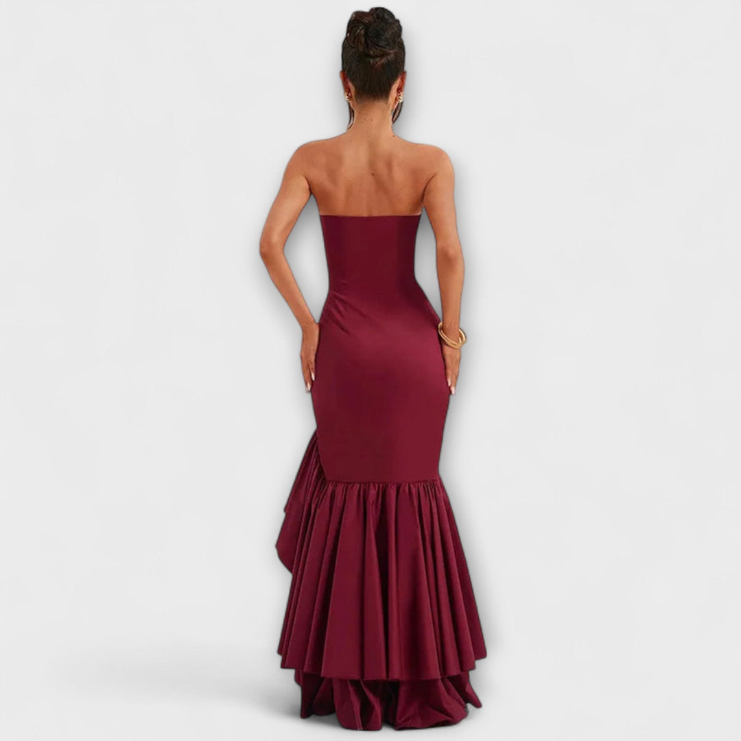 Zuri | Maxikleid mit schulterfreiem Design und asymmetrischem Saum