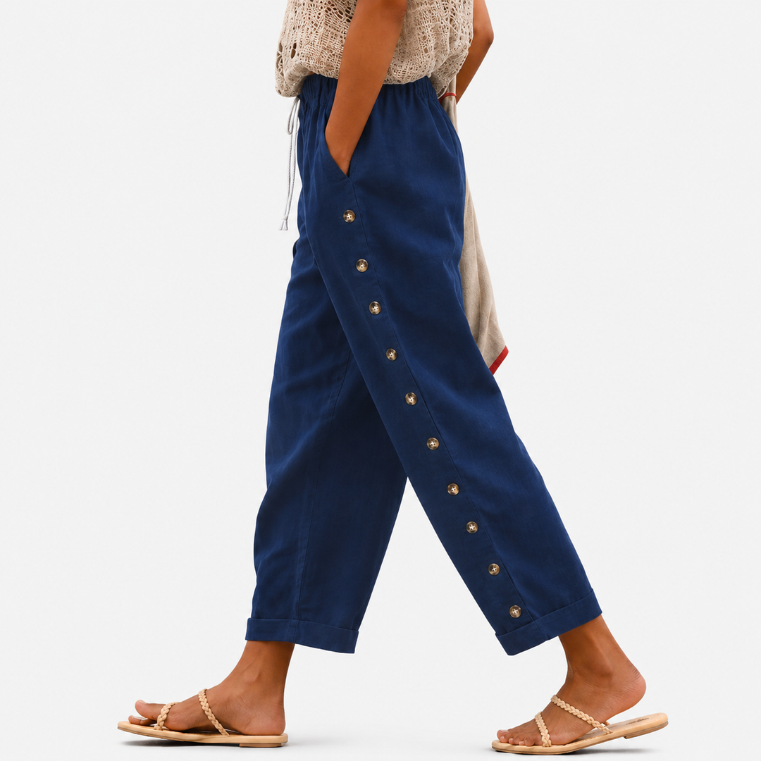 Gabriele | Dunkelblaue Sommerhose mit Knopfdetail