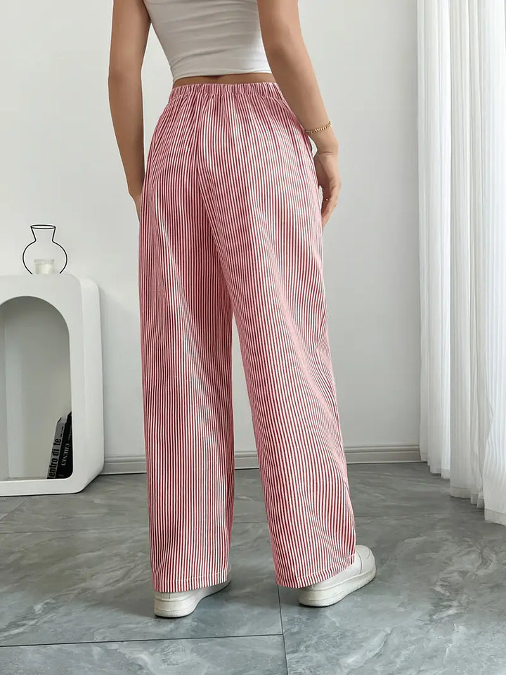 KARINA | STYLISCHE STREIFENHOSE