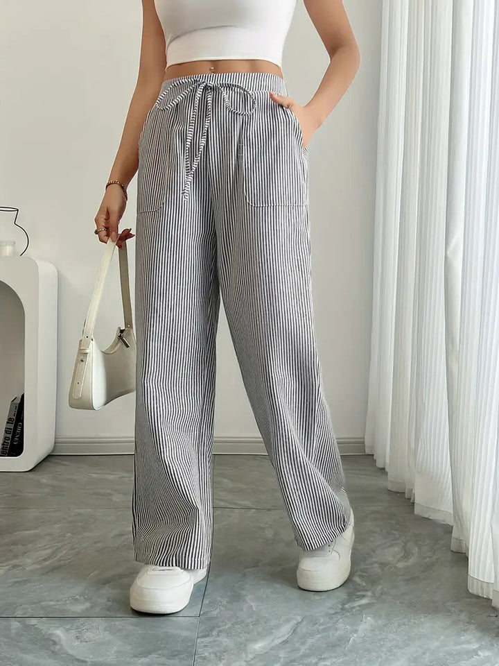 KARINA | STYLISCHE STREIFENHOSE