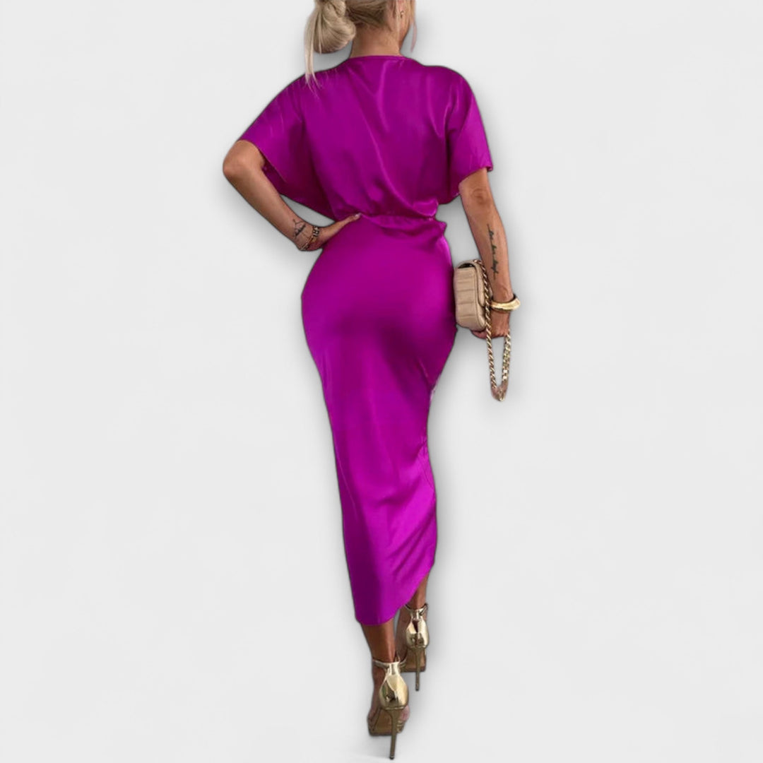 Sable | Maxikleid mit V-Ausschnitt und solidem Satin-Crossover-Knoten