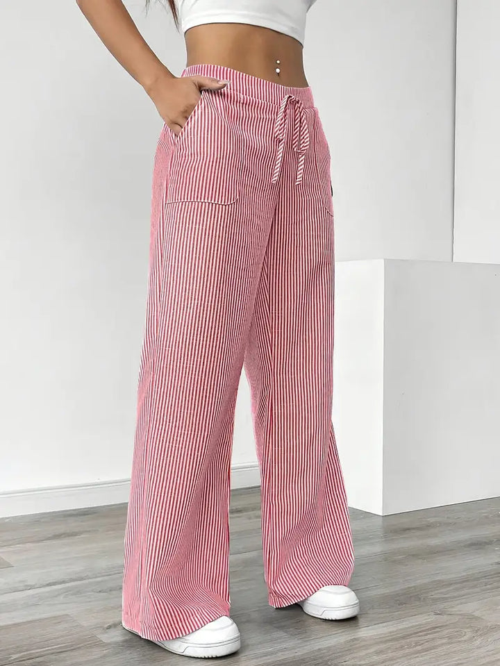 KARINA | STYLISCHE STREIFENHOSE