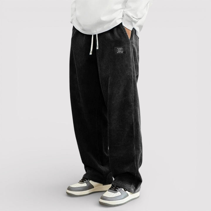Korbinian™ | Hose mit markanter Rippenstruktur