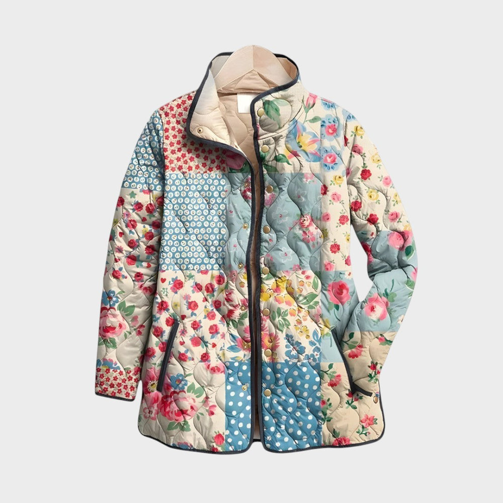 Casaco acolchoado Lars Hamburg Brynn com padrão floral patchwork colorido e fecho de botões, estilo casual e leve.