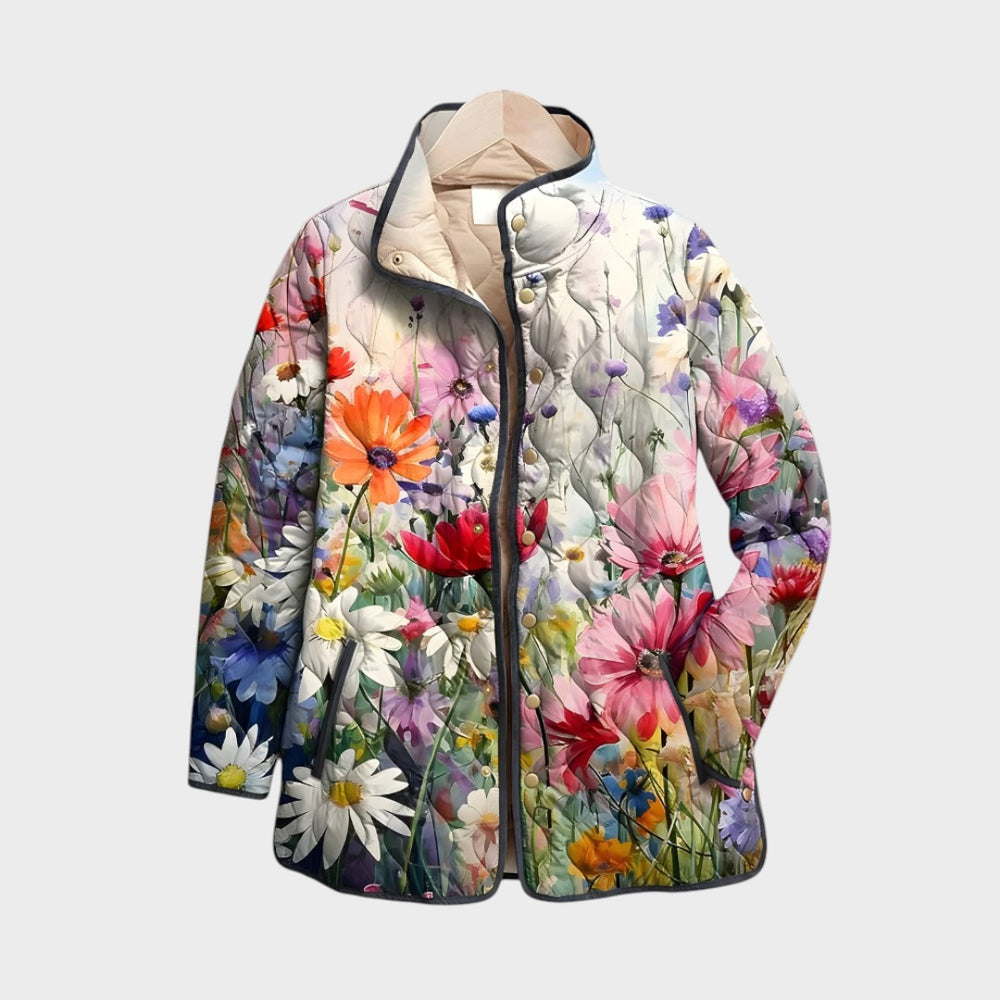 Jaqueta acolchoada Lars Hamburg Carter com estampa floral vintage colorida e corte feminino em fundo neutro.