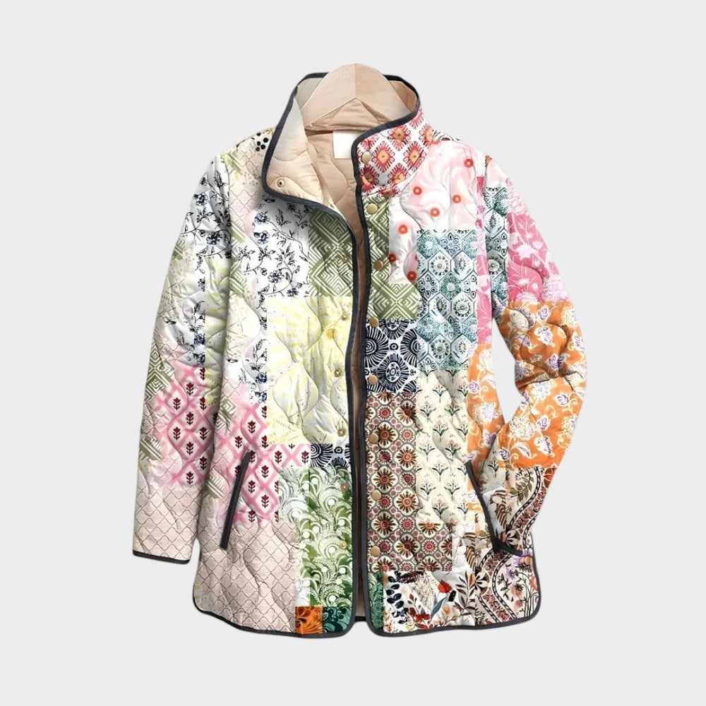 Jaqueta acolchoada Lars Hamburg Ivory com padrão floral patchwork colorido, estilo casual e leve para o dia a dia.