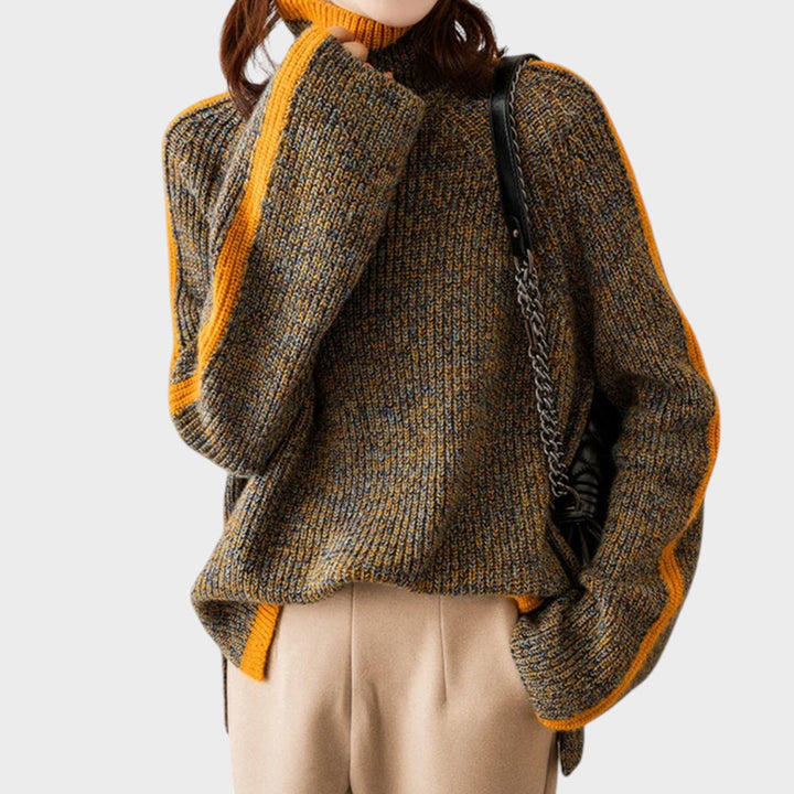 Pullover de malha texturizada Lars Hamburg em tons de cinzento e amarelo com gola alta e corte descontraído.