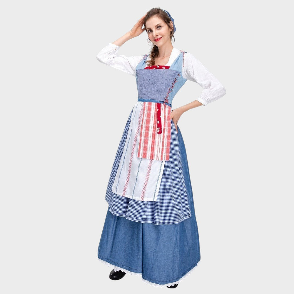 Modelo veste vestido tradicional Lars Hamburg azul com avental listrado, detalhes em renda e design nostálgico.