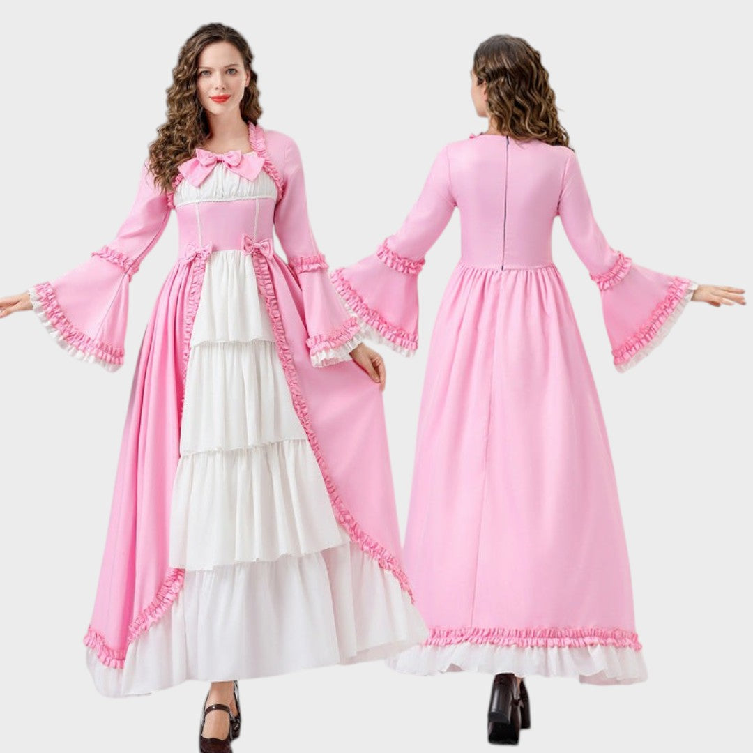 Vestido histórico Lars Hamburg rosa e branco com folhos, mangas largas e laços, ideal para eventos temáticos.