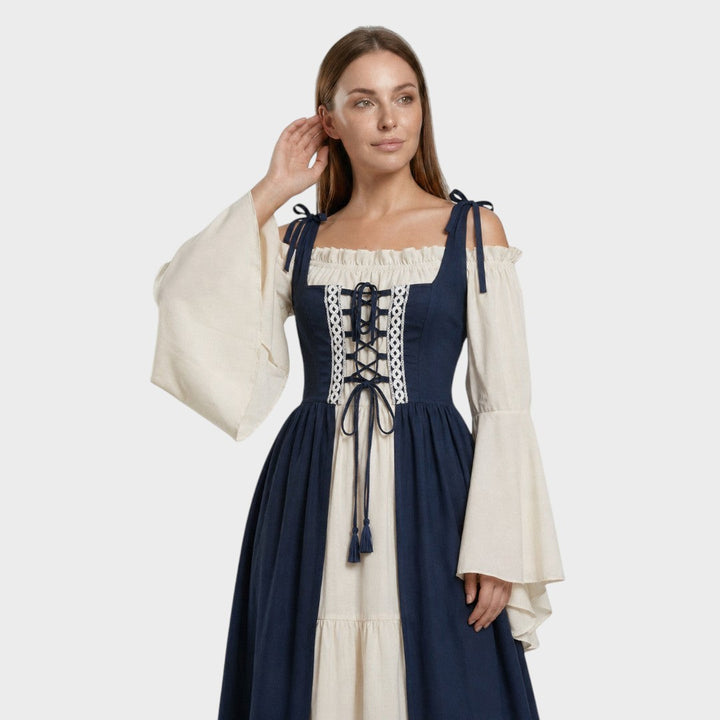 Vestido medieval Lars Hamburg azul e creme com cordões frontais, mangas compridas largas e ombros à mostra