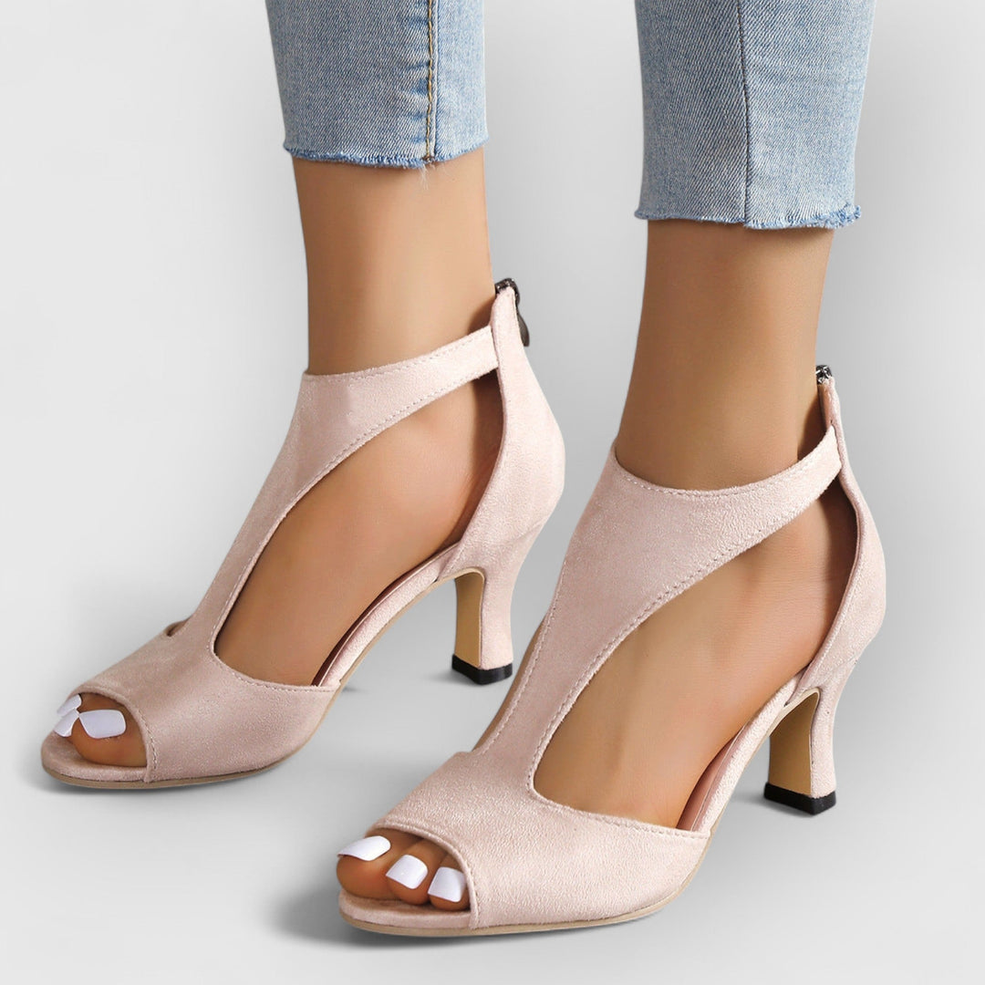 Nessa | Orthopädische Sandalen mit Absatz und Ausschnitt