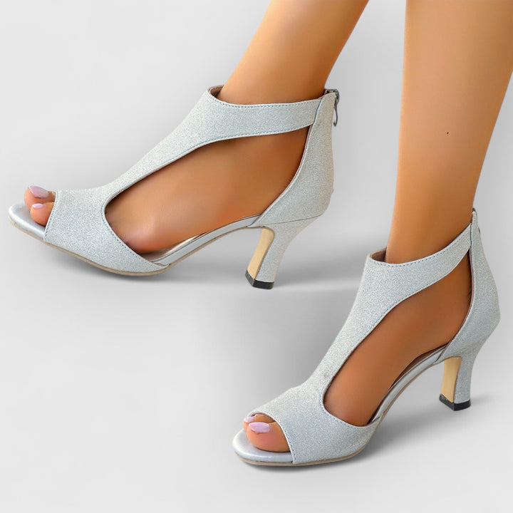 Nessa | Orthopädische Sandalen mit Absatz und Ausschnitt